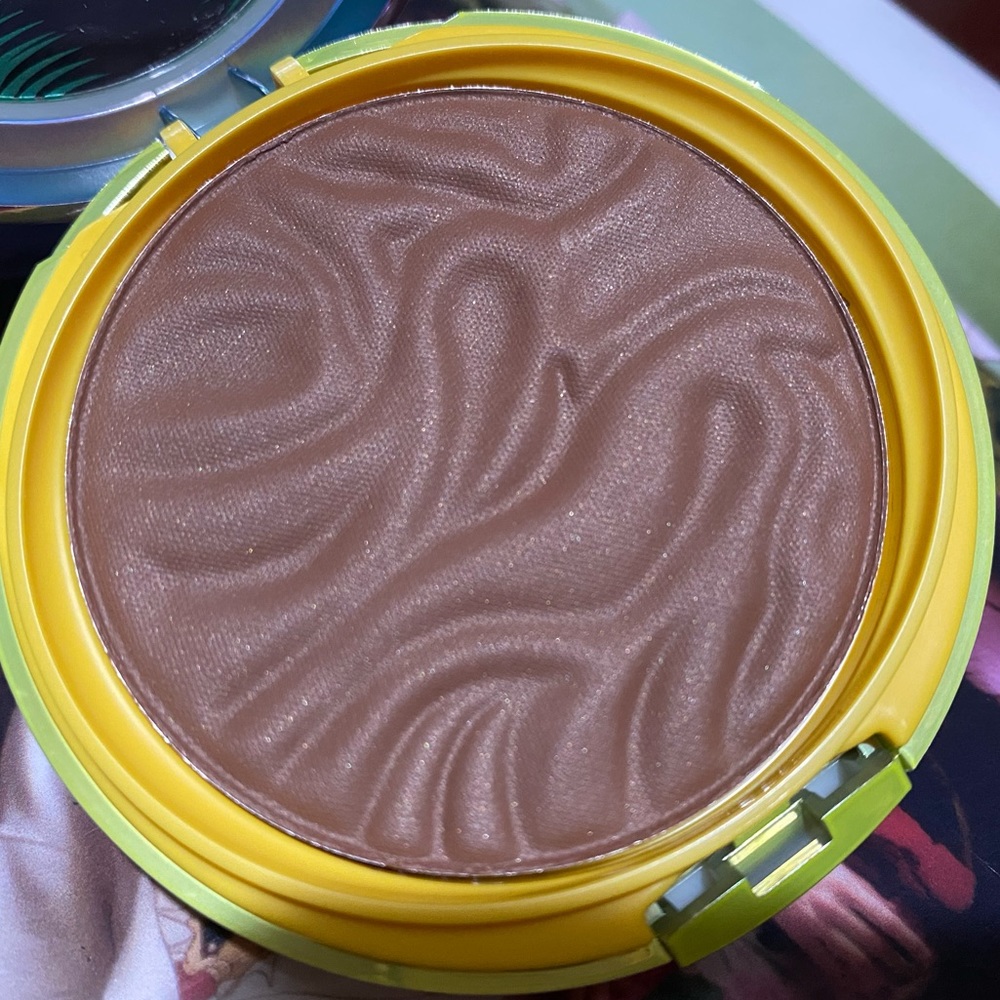 Nip sculpting bronzer physicians formula butter
